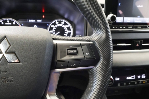2024 Mitsubishi Outlander ES AWD 4dr SUV