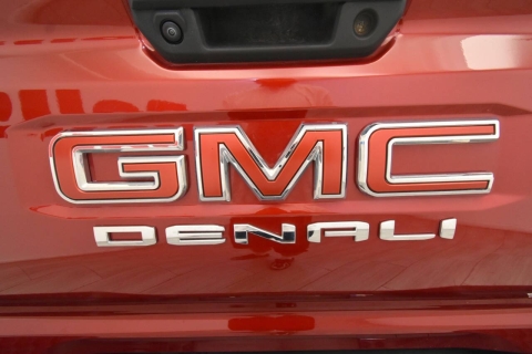2023 GMC Canyon Denali 4x4 4dr Crew Cab 5 ft. SB