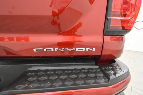 2023 GMC Canyon Denali 4x4 4dr Crew Cab 5 ft. SB