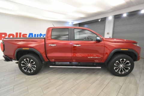 2023 GMC Canyon Denali 4x4 4dr Crew Cab 5 ft. SB