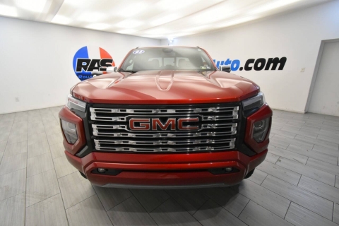2023 GMC Canyon Denali 4x4 4dr Crew Cab 5 ft. SB