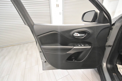 2019 Jeep Cherokee Limited 4x4 4dr SUV