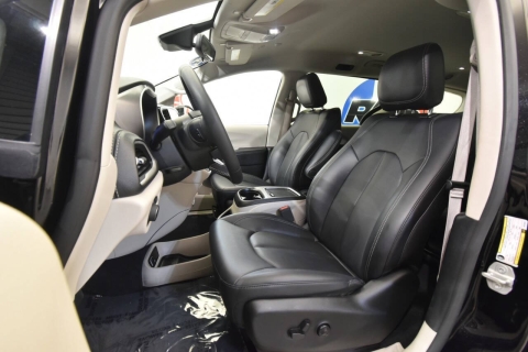 2024 Chrysler Pacifica Plug-In Hybrid Select 4dr Mini Van