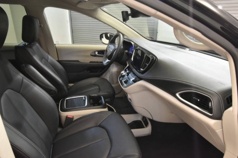 2024 Chrysler Pacifica Plug-In Hybrid Select 4dr Mini Van