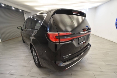 2024 Chrysler Pacifica Plug-In Hybrid Select 4dr Mini Van