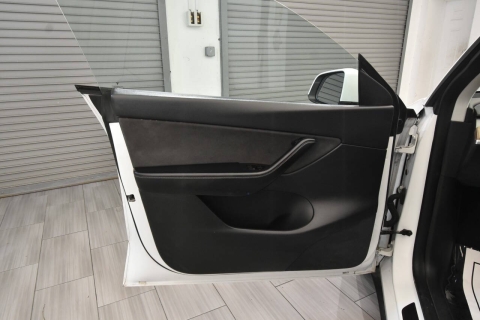 2022 Tesla Model Y Long Range AWD 4dr Crossover