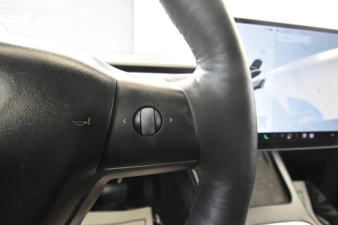 2022 Tesla Model Y Long Range AWD 4dr Crossover