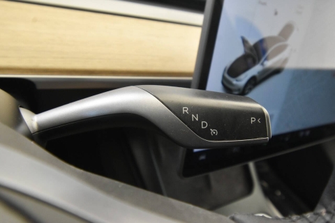 2022 Tesla Model Y Long Range AWD 4dr Crossover