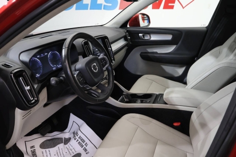 2019 Volvo XC40 T4 Momentum 4dr SUV