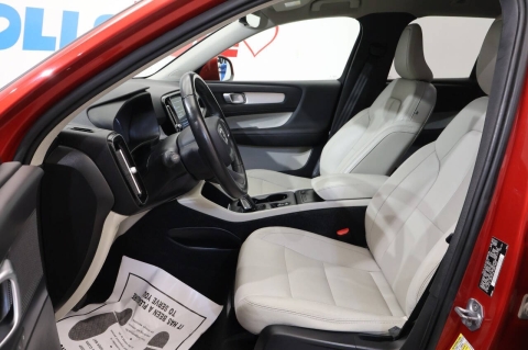 2019 Volvo XC40 T4 Momentum 4dr SUV