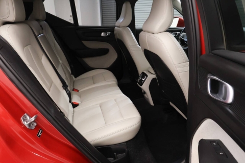 2019 Volvo XC40 T4 Momentum 4dr SUV