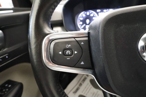 2019 Volvo XC40 T4 Momentum 4dr SUV