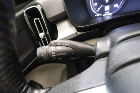 2019 Volvo XC40 T4 Momentum 4dr SUV