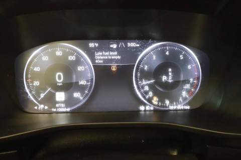2019 Volvo XC40 T4 Momentum 4dr SUV