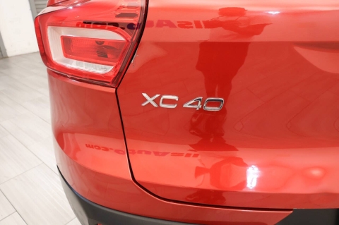 2019 Volvo XC40 T4 Momentum 4dr SUV