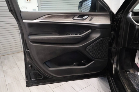 2023 Jeep Grand Cherokee L Limited 4x4 4dr SUV