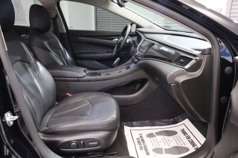 2017 Buick LaCrosse Essence 4dr Sedan