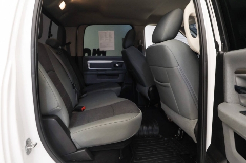 2020 RAM 1500 Classic SLT 4x4 4dr Crew Cab 5.5 ft. SB Pickup