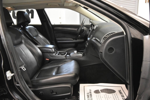 2018 Chrysler 300 Touring AWD 4dr Sedan