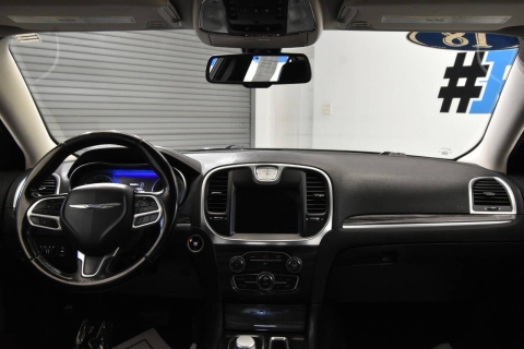 2018 Chrysler 300 Touring AWD 4dr Sedan