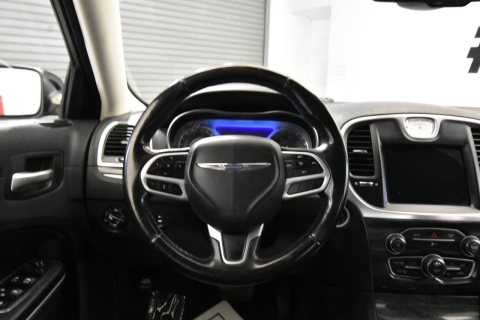 2018 Chrysler 300 Touring AWD 4dr Sedan