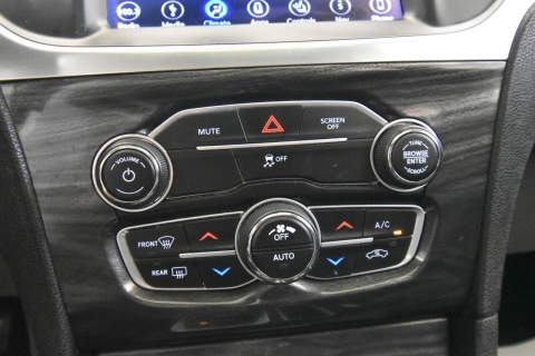 2018 Chrysler 300 Touring AWD 4dr Sedan