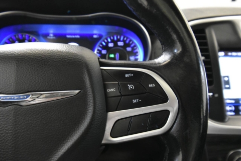 2018 Chrysler 300 Touring AWD 4dr Sedan