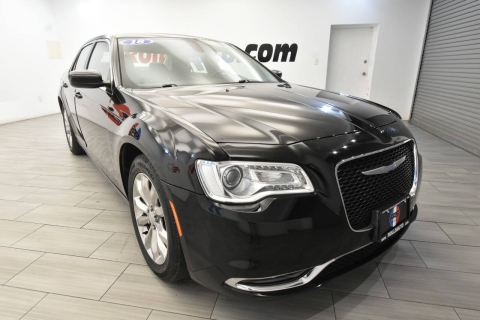 2018 Chrysler 300 Touring AWD 4dr Sedan