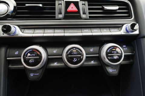 2020 Genesis G70 2.0T 4dr Sedan