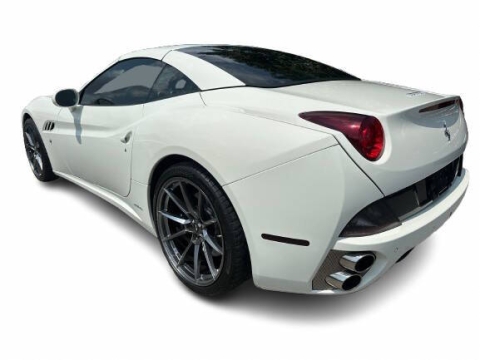 2014 Ferrari California Base 2dr Convertible