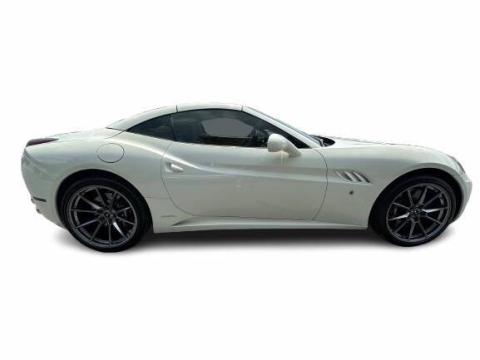 2014 Ferrari California Base 2dr Convertible