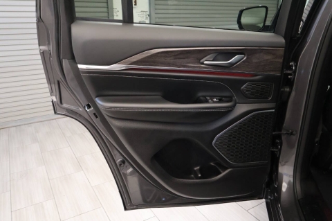 2023 Jeep Grand Cherokee Overland 4x4 4dr SUV