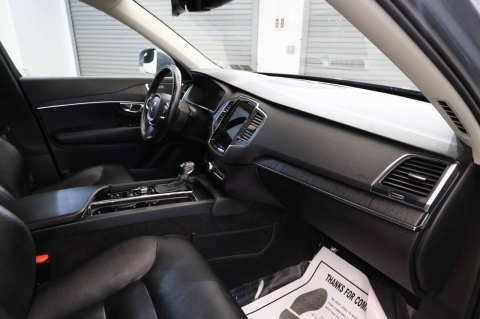 2020 Volvo XC90 T6 Momentum 6 Passenger AWD 4dr SUV