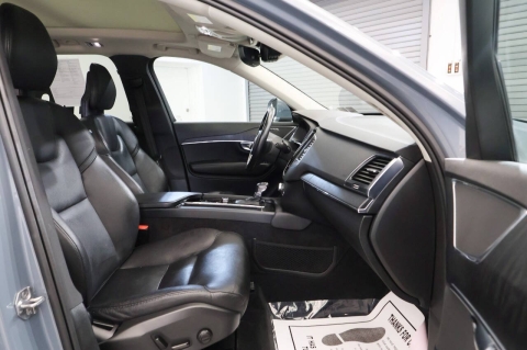 2020 Volvo XC90 T6 Momentum 6 Passenger AWD 4dr SUV