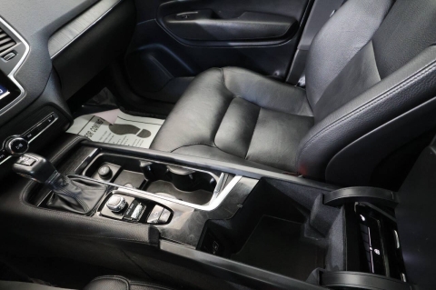 2020 Volvo XC90 T6 Momentum 6 Passenger AWD 4dr SUV