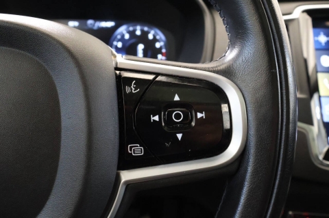 2020 Volvo XC90 T6 Momentum 6 Passenger AWD 4dr SUV