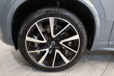 2020 Volvo XC90 T6 Momentum 6 Passenger AWD 4dr SUV