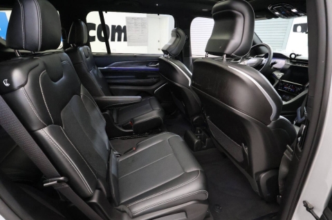 2023 Jeep Grand Cherokee L Overland 4x4 4dr SUV