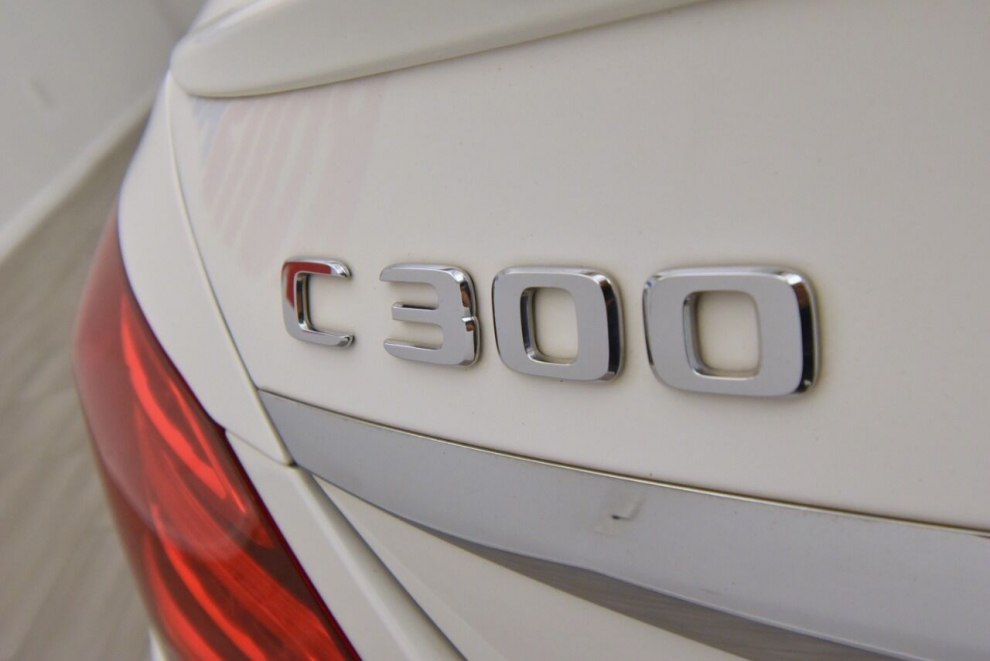 2018 Mercedes-Benz C-Class C 300 4MATIC AWD 4dr Sedan, White, Mileage: 86,706 - photo 43