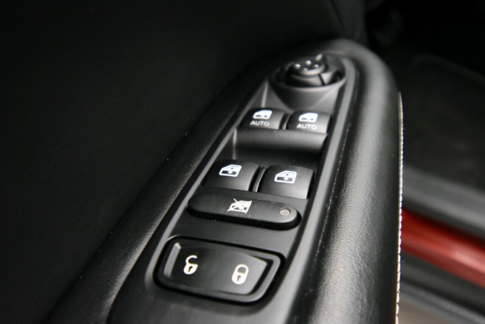 2021 Jeep Compass 80th Anniversary Edition 4x4 4dr SUV, Red, Mileage: 62,306 - photo 16