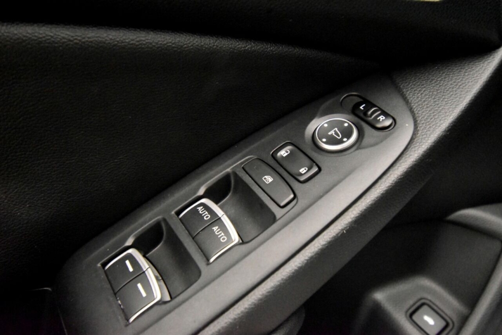 2020 Honda Accord Touring 4dr Sedan, Silver, Mileage: 86,547 - photo 27