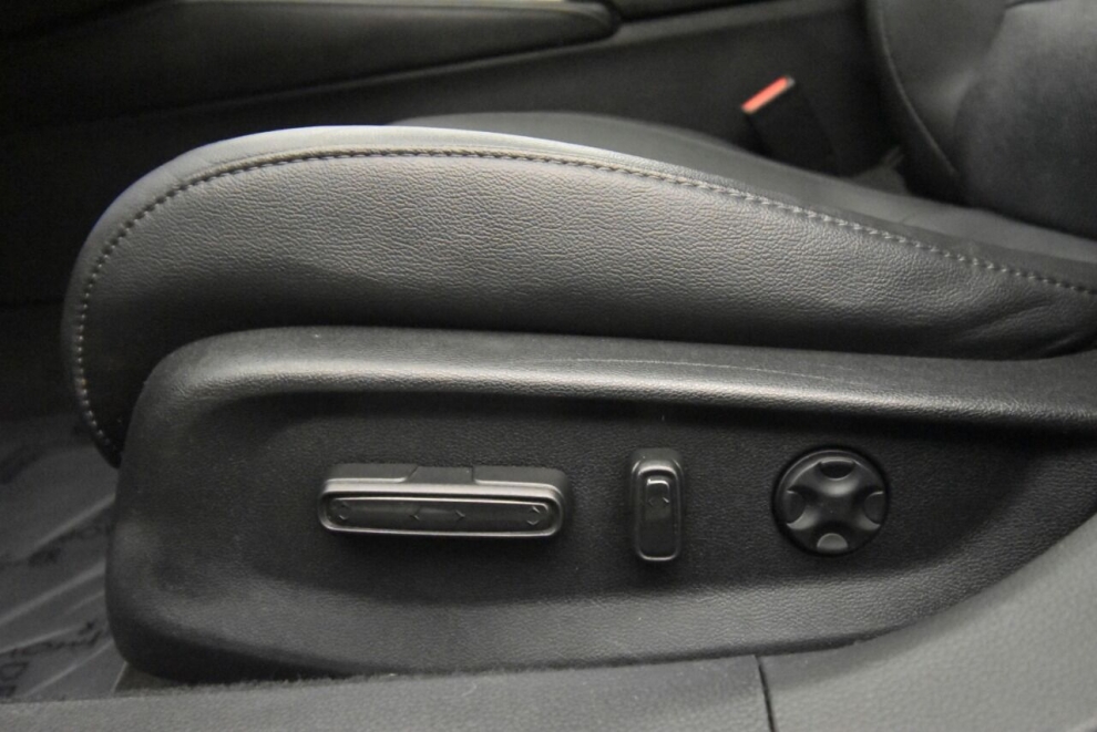 2020 Honda Accord Touring 4dr Sedan, Silver, Mileage: 86,547 - photo 29