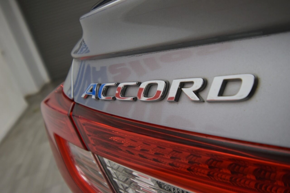 2020 Honda Accord Touring 4dr Sedan, Silver, Mileage: 86,547 - photo 44