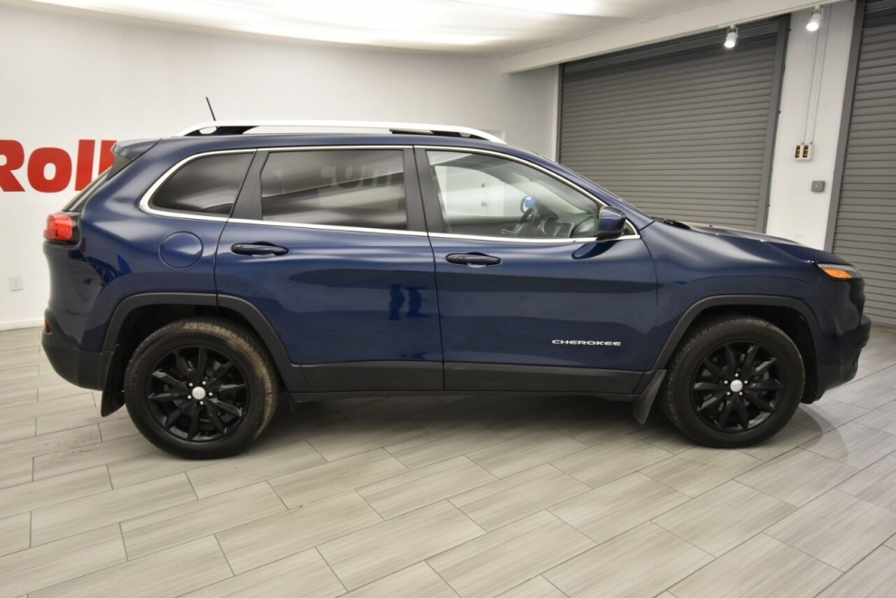 2018 Jeep Cherokee Limited 4x4 4dr SUV, Blue, Mileage: 46,409 - photo 6