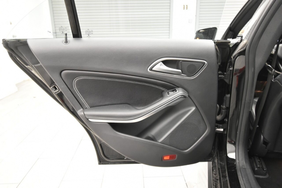 2015 Mercedes-Benz CLA CLA 250 4MATIC AWD 4dr Sedan, Black, Mileage: 62,897 - photo 19