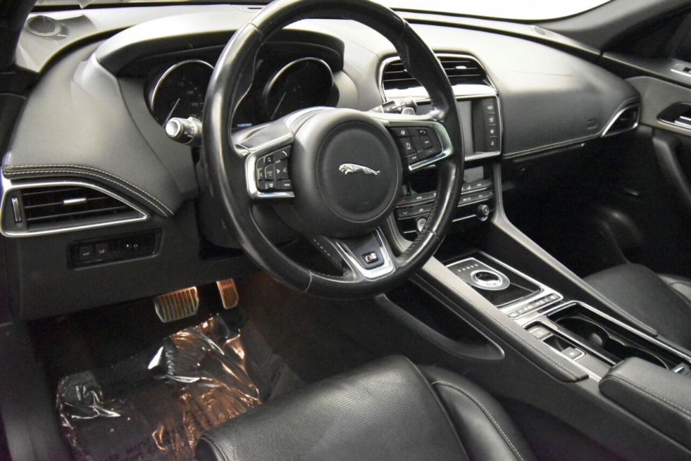2018 Jaguar F-PACE S AWD 4dr SUV, Black, Mileage: 86,651 - photo 13