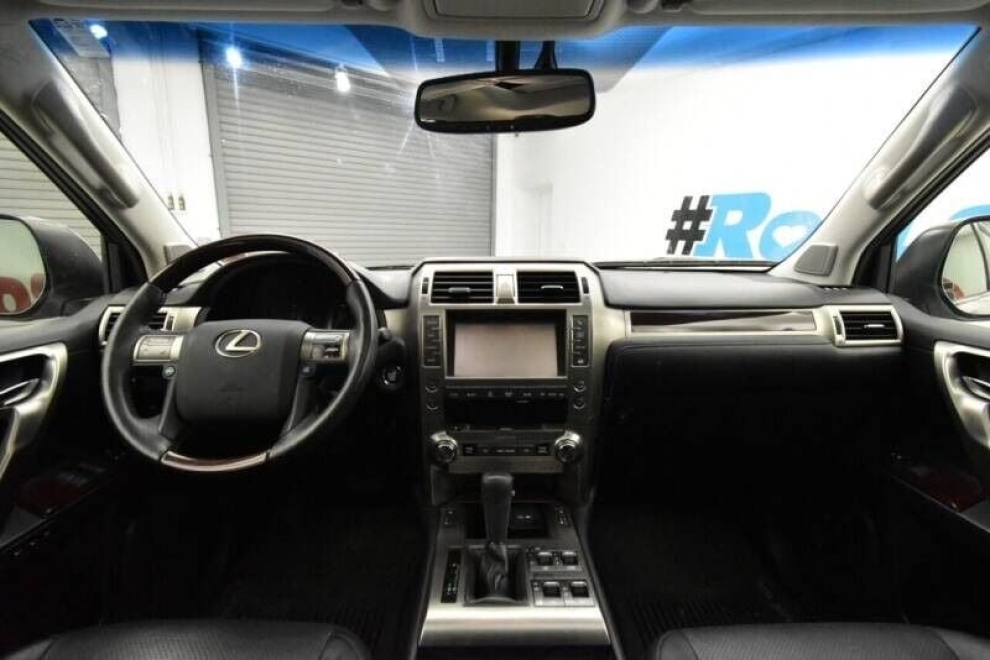 2015 Lexus GX 460 Luxury AWD 4dr SUV, Silver, Mileage: 84,131 - photo 16