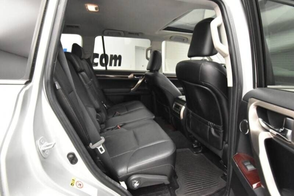2015 Lexus GX 460 Luxury AWD 4dr SUV, Silver, Mileage: 84,131 - photo 19