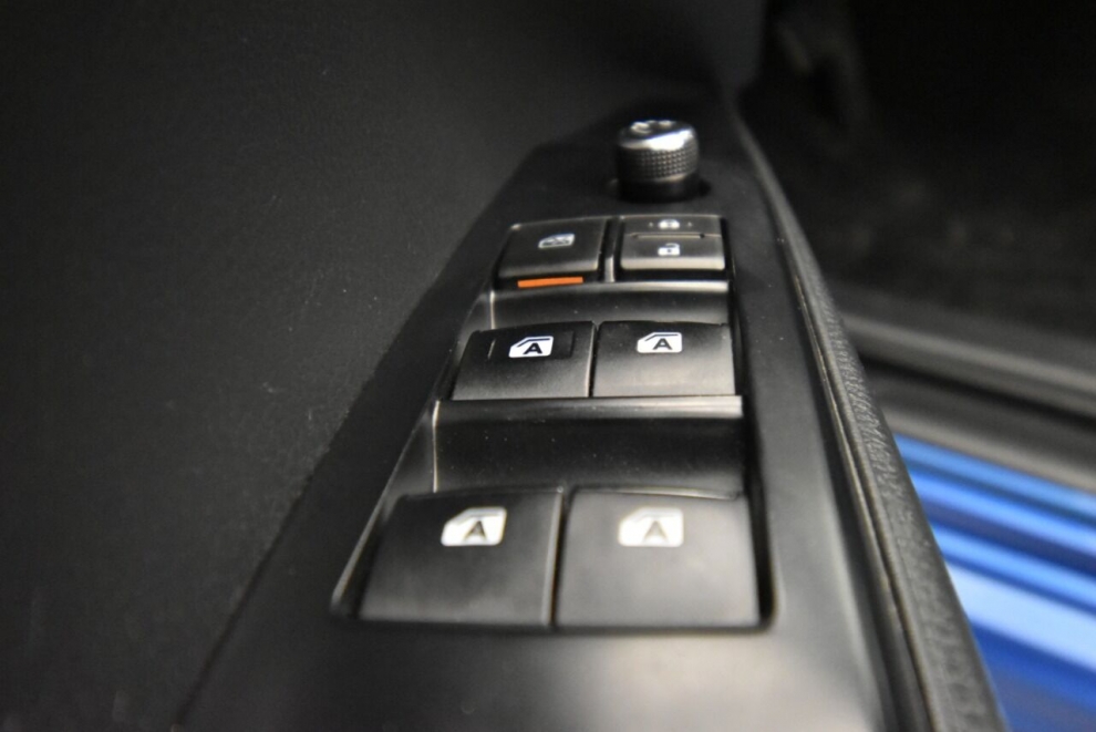 2019 Toyota Camry XSE 4dr Sedan, Blue, Mileage: 67,713 - photo 16