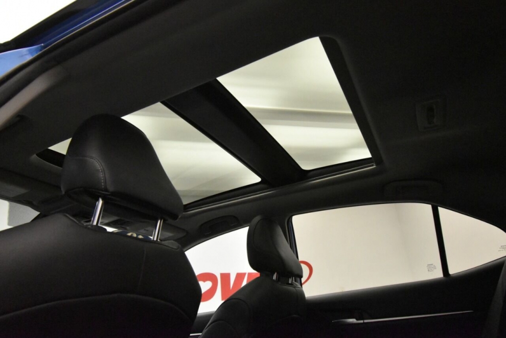 2019 Toyota Camry XSE 4dr Sedan, Blue, Mileage: 67,713 - photo 18